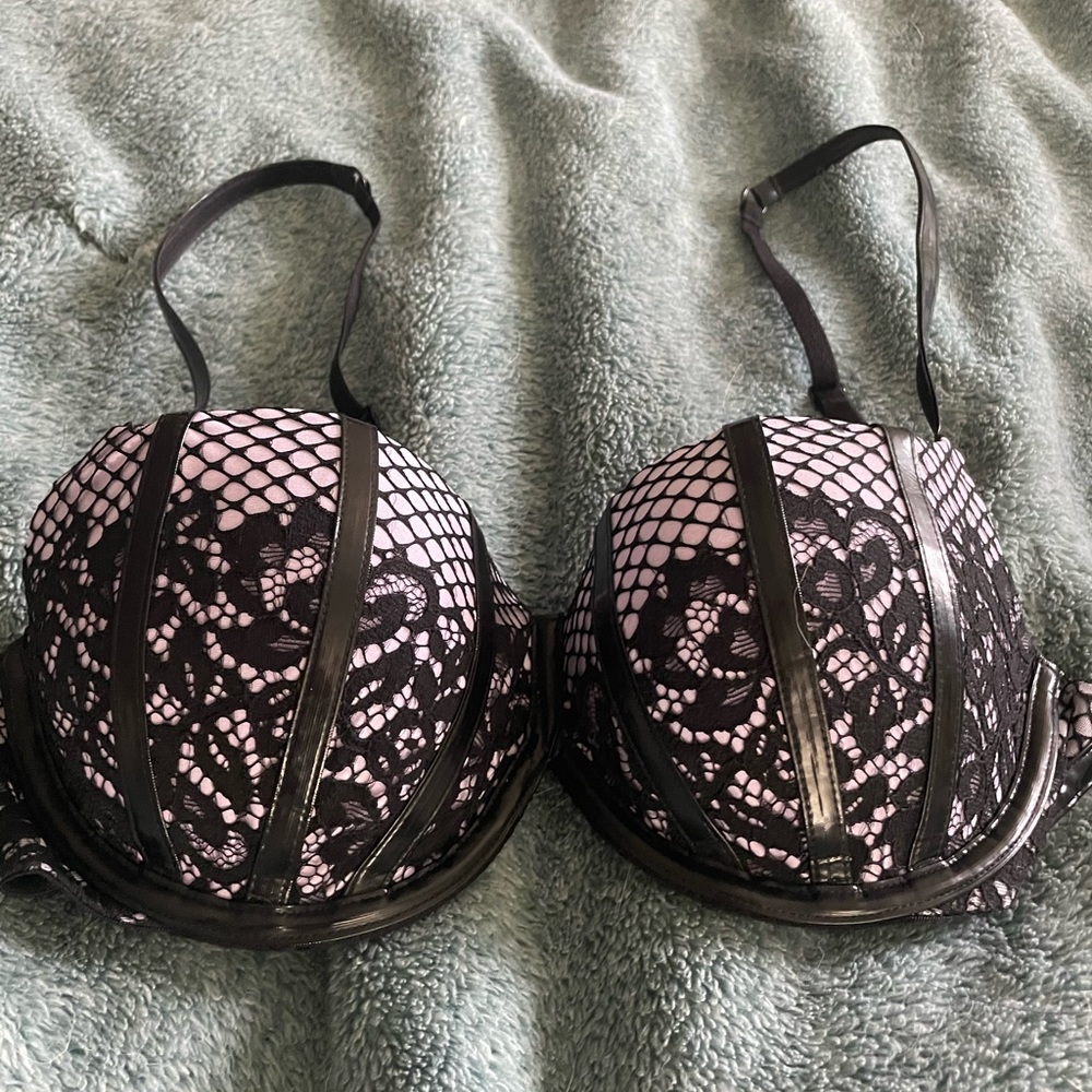 Victoria’s Secret VS very sexy balconet bra 34C